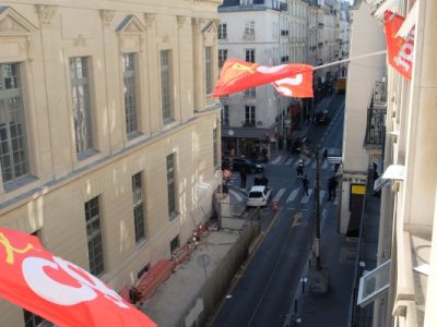En visite à l’École des Chartes, François Hollande accueilli par la CGT-Culture