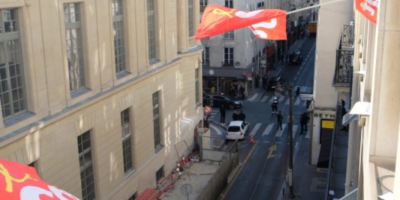 En visite à l’École des Chartes, François Hollande accueilli par la CGT-Culture