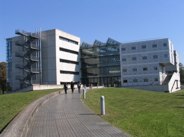 Adresse au personnel et aux étudiants des écoles d’architecture.