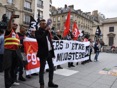 19 JUIN : FORTE MOBILISATION DES AGENTS CONTRE LA GESTION DIRECTE. PREMIÈRE VICTOIRE : LE MINISTÈRE FAIT UN PAS EN ARRIÈRE